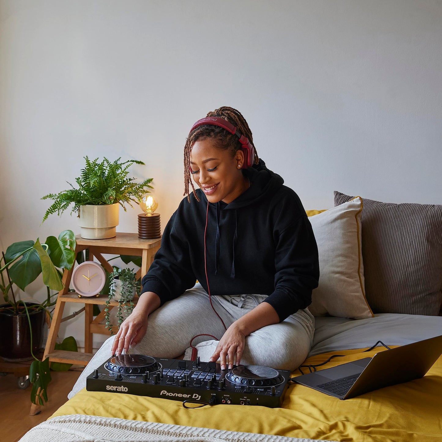 Pioneer DJ DDJ-REV1 2-deck Serato DJ Controller, Black